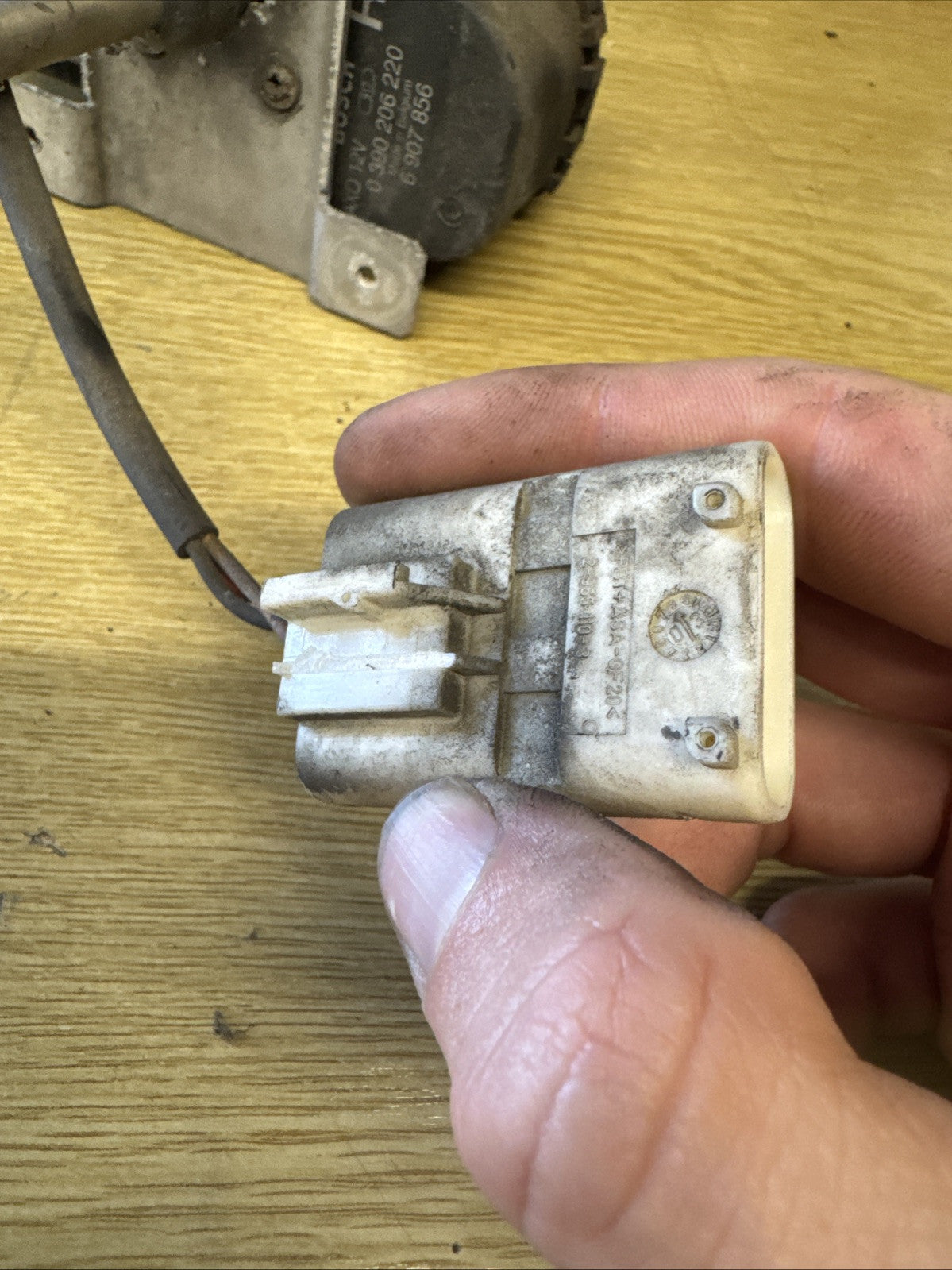 Range Rover L322 Right RH OS Headlight Headlamp Wiper Motor