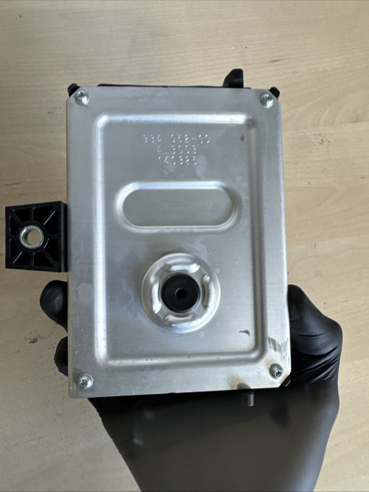 15-19 VAUXHALL CORSA E FUEL PUMP ECU CONTROL MODULE 23488511